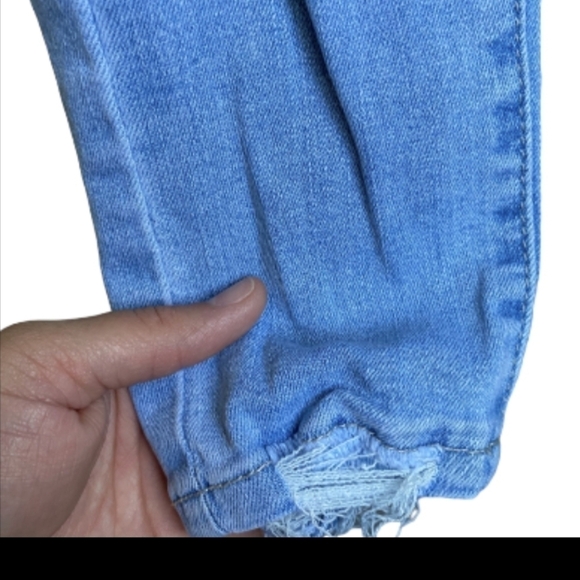 🌻GoGo Eco-Friendly Juniors' Ripped Skinny Jeans Size 0/24 Distressed Denim👖 - Picture 8 of 8